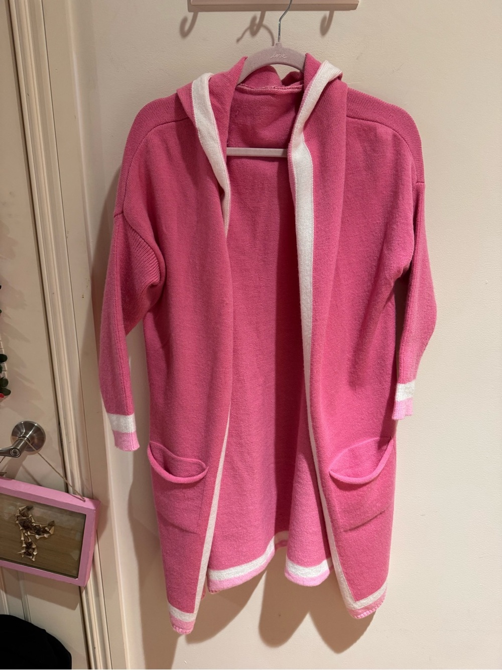 pink Gihuo oversized cardigan features a white color-block striped trim and a ho